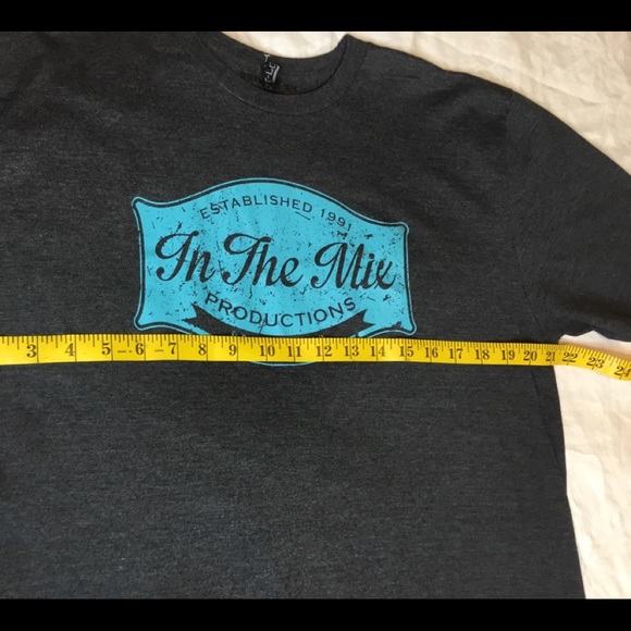 In The Mix Unisex Sz L Gray Short Sleeves T-Shirt - Picture 7 of 8